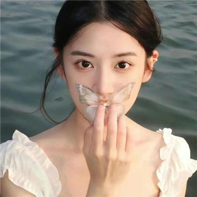 俏皮女学生
